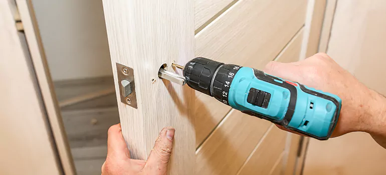 Old Door Knob Repair in Sarasota, FL